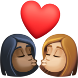 亲吻: 女人女人较深肤色中等-浅肤色emoji素材一 160x160像素