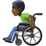 坐在手动轮椅上的男人:深色肤色emoji素材一 160x160像素