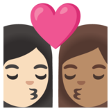 亲吻: 女人女人较浅肤色中等肤色emoji素材一 160x160像素