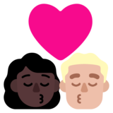 亲吻: 女人男人较深肤色中等-浅肤色emoji素材一 160x160像素
