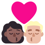 亲吻: 女人男人中等-深肤色中等-浅肤色emoji素材一 160x160像素