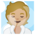 安卓系统里的潮湿房间的人:中等浅肤色emoji表情