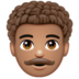 WhatsApp里的男士：中等肤色，卷发emoji表情