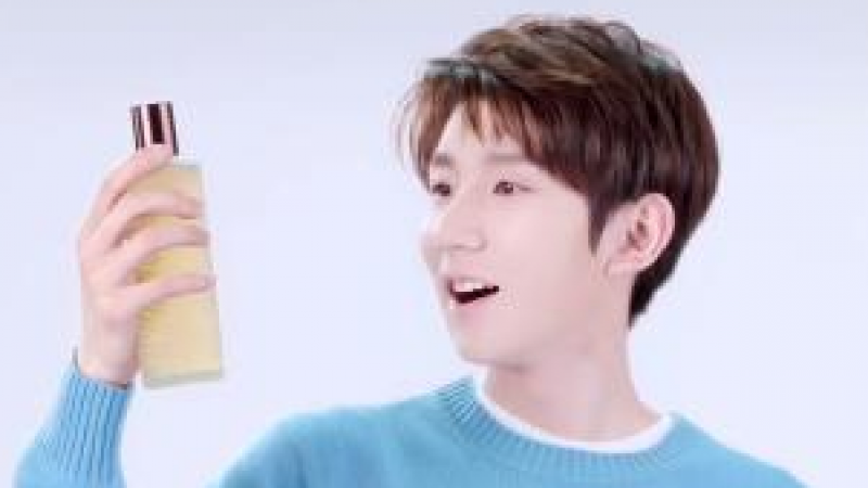 王源x馥蕾诗连emoji都细滑透亮了 好想rua代言人